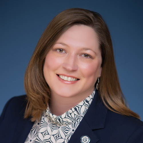 Headshot photo of Amanada Malone