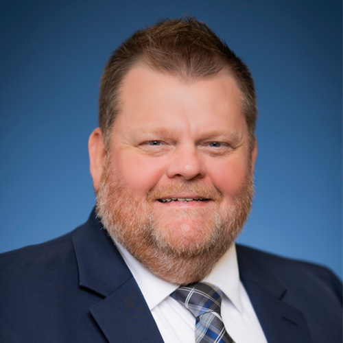 Headshot photo of Matthew Campbell