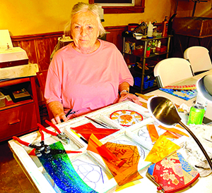 Artist Dorothy Vaughan shares her love for mosaics with the Elba community and Living Democracy student, Mikailie Caulder.