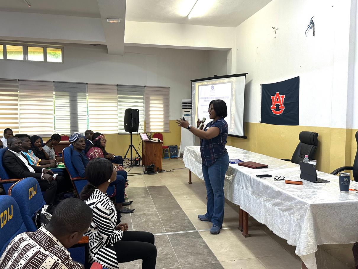 Dr. Elizabeth I. Quansah, Director of Auburn University Outreach Global, leads session during STEP program.