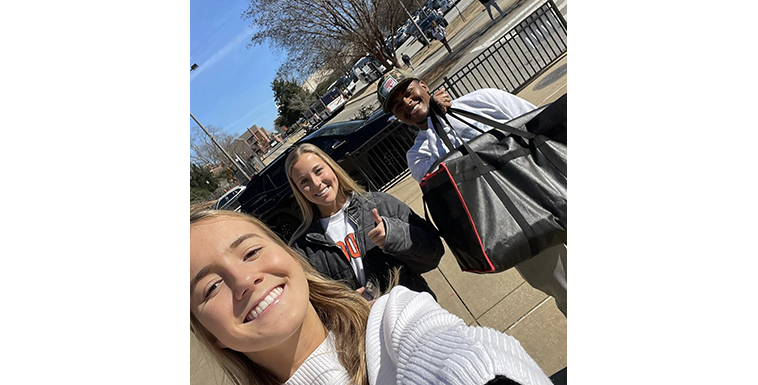 Campus Kitchen students delivering meals